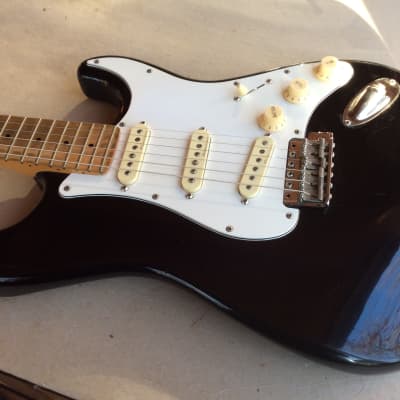 Fender Stratocaster 1983 - Black image 1