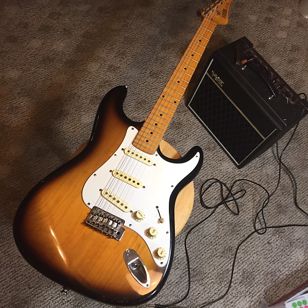 Hohner ST 57 3 pu strat style 2 tone sunburst med frets early 80s 2 Tone Sunburst