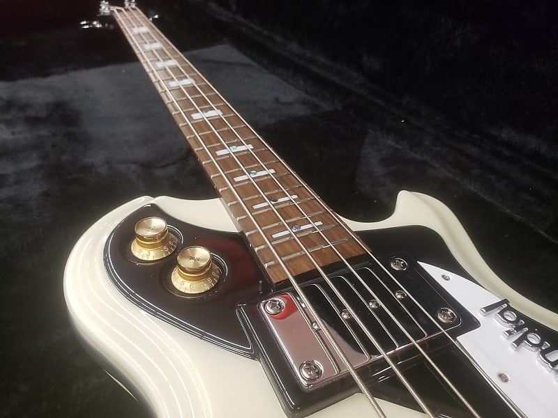 Mondial Classic Bass - Italia Guitars USA