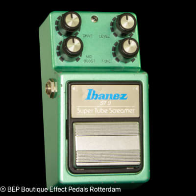Ibanez Tube Screamer 84年　TS9 Amazon.com: Ibanez TS9 White Black Red Blue Electric Guitar
