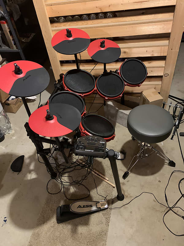 Alesis Nitro Mesh Kit Electronic Drum Set with Expansion Pack Reverb