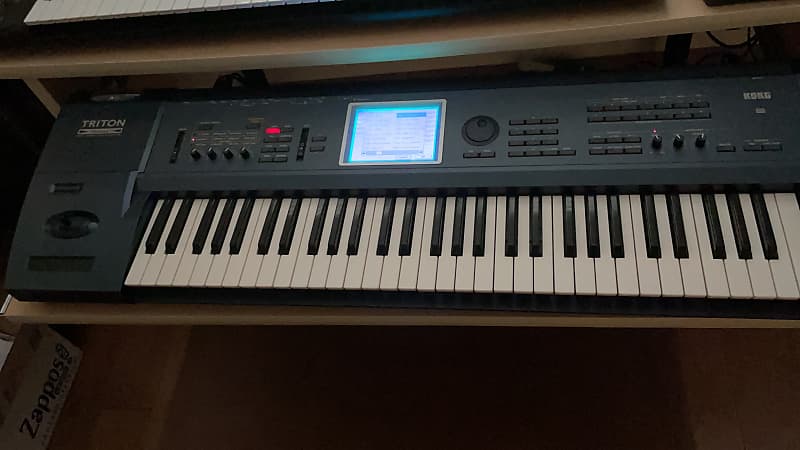 Korg Triton Extreme 61-Key 120-Voice Polyphonic Workstation (2005 - 2009) |  Reverb