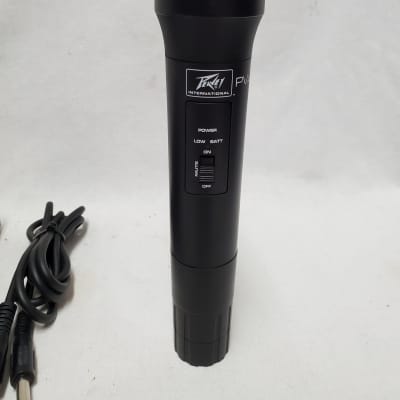 Peavey PVi U1 Wireless Handheld Microphone System #597 - Frequency 483.050 MHZ Excellent Used Cond - image 5