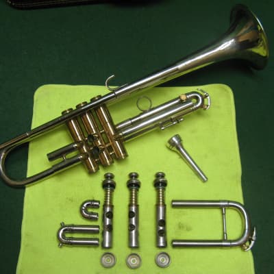 Holton Galaxy Trumpet 1964 with 3rd Slide Lock - Pro Model Refurbished - Case and Holton 67 MP image 2