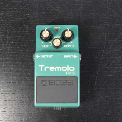 BOSS Tremolo TR-2 Guitar Effects Pedal - Green for sale