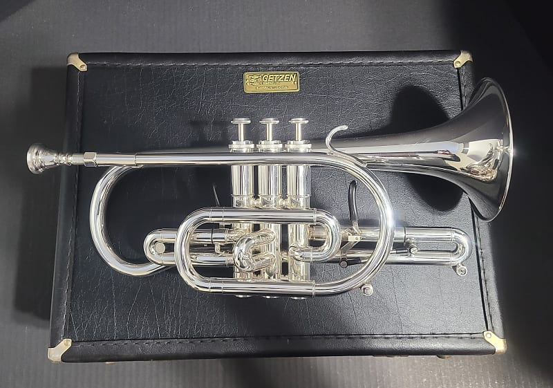 Getzen Pro Eterna 850 large Bore , 2 Mouthpieces and Reverb