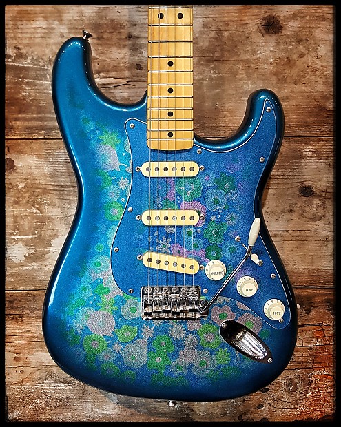 Fender blue outlet flower stratocaster
