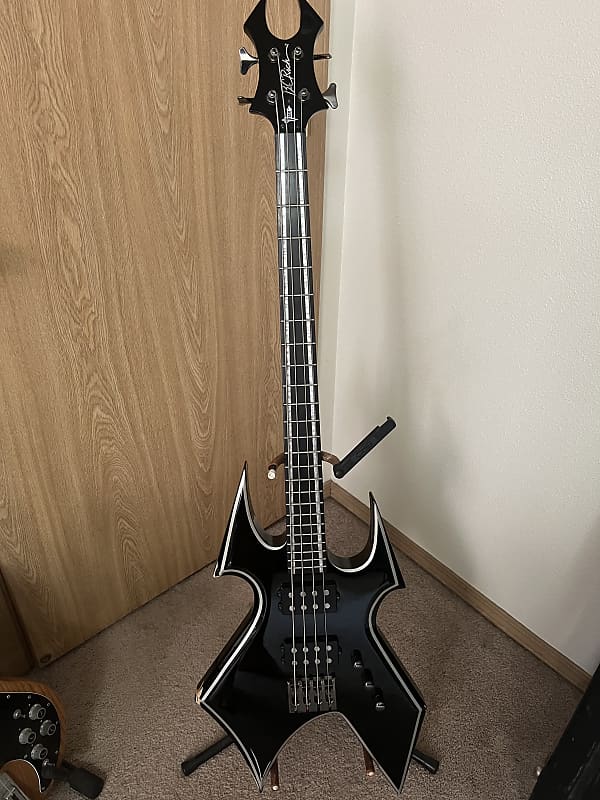 B.C. Rich Warbeast Trace Bass