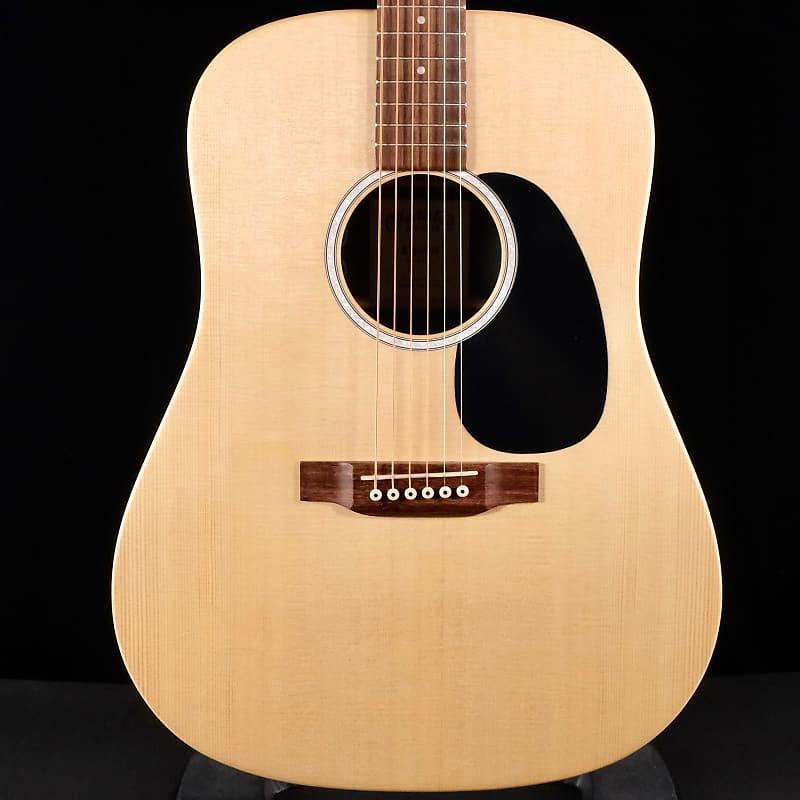 Martin D-X2E-02 Dreadnought Acoustic-Electric Guitar - Natural | Reverb  Canada