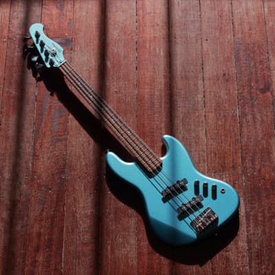 History MMBJ Mini Bass Lake Placid Blue 2002 | Reverb