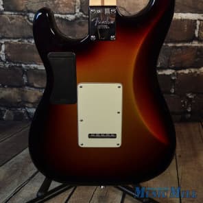 B-Stock Fender American Deluxe Strat Plus Mystic 3 Color Sunburst image 10