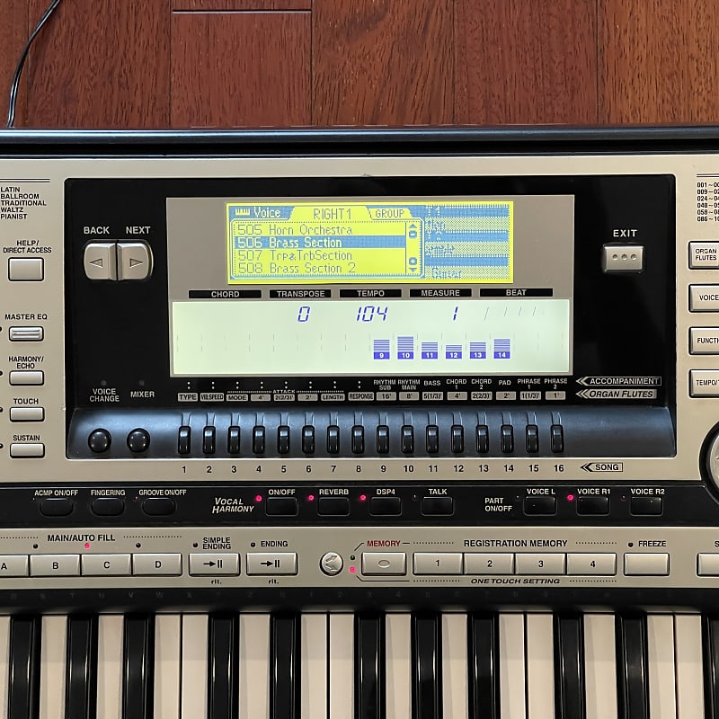Yamaha PSR-740 Professional Workstation Arranger Keyboard
