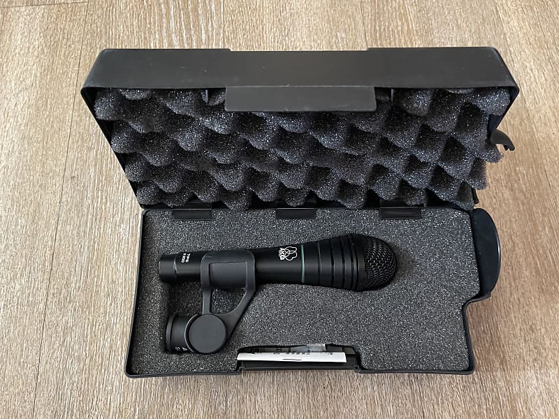 Akg D 3700 Dynamic Microphone 