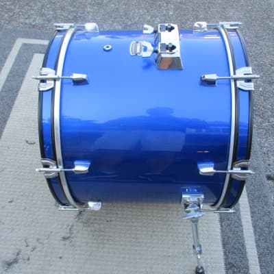 Yamaha 20 X 16 Bass Drum, Hardwood Shell, Evans EMad Head - Mint! image 7