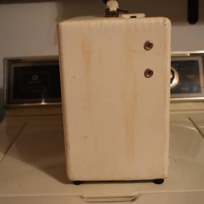 Oahu Amplifier 1960s? - White image 2