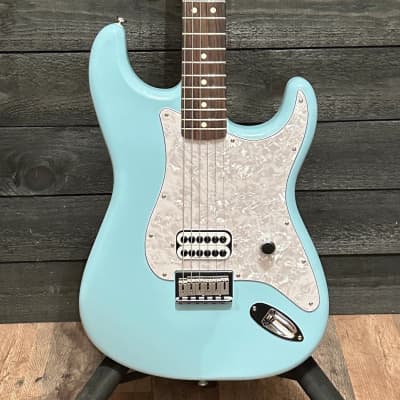 Fender Tom DeLonge Stratocaster MIM Electric Guitar Daphne Blue for sale