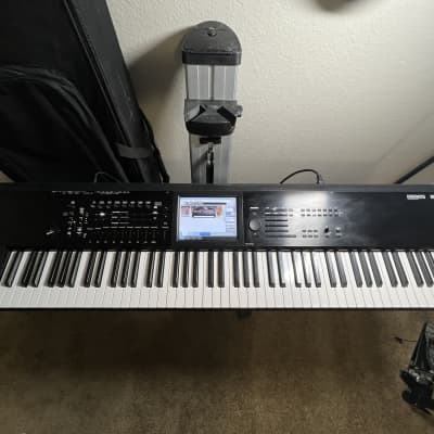 Korg KRONOS 2 88-Key Digital Synthesizer Workstation 2014 - Present - Black/Wood