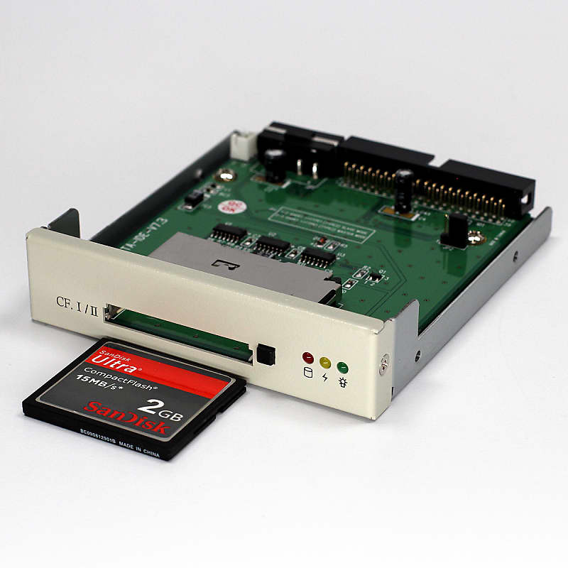 AKAI（アカイ） MPC 2000XL CF s-l1200.jpg