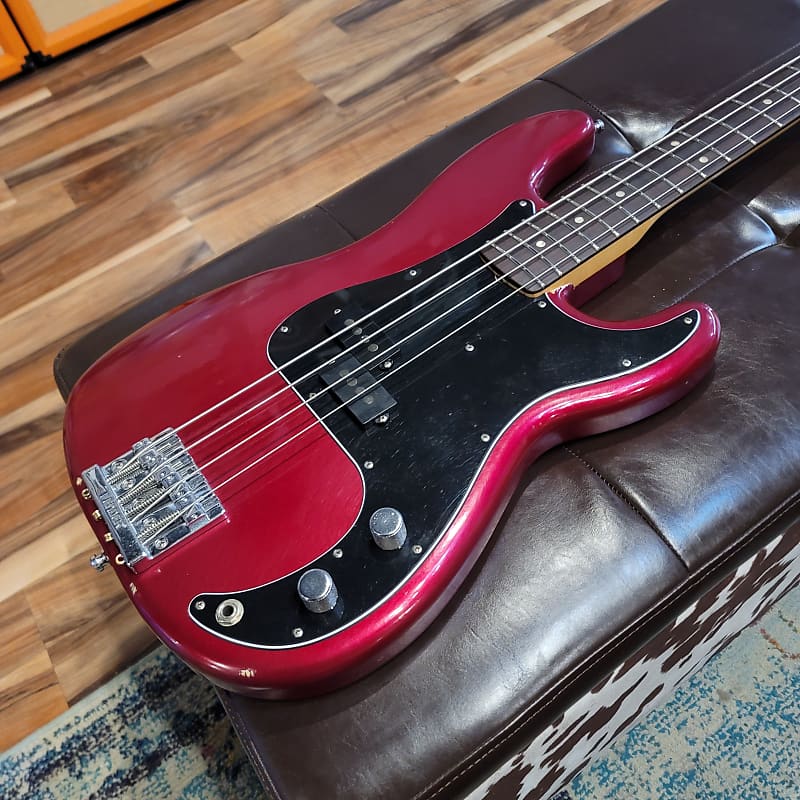 2022 Fender Nate Mendel Foo Fighters Road Worn Precision P Bass 