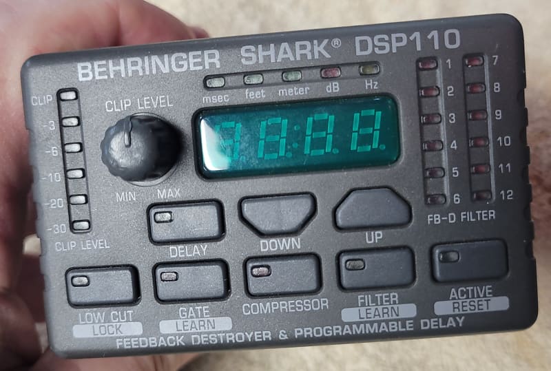 BEHRINGER SHARK DSP110 デジタルエフェクター Behringer Shark DSP110 Feedback Destroyer and Programmable