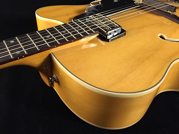 Guild DeArmond X-135 Archtop Hollow Body Electric Jazz Box Guild DeArmond X-135 Archtop Hollow Body Electric Jazz Box