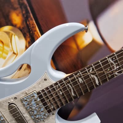 Ibanez PIA3761C-BLP Steve Vai “PIA” Signature Edition E-Guitar 6 String – Blue Powder + Hardcase image 2