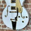 2023 Gretsch G5422TG  Electromatic Double Cutaway Hollow Body with Bigsby, Gold Hardware , Snow Crest White