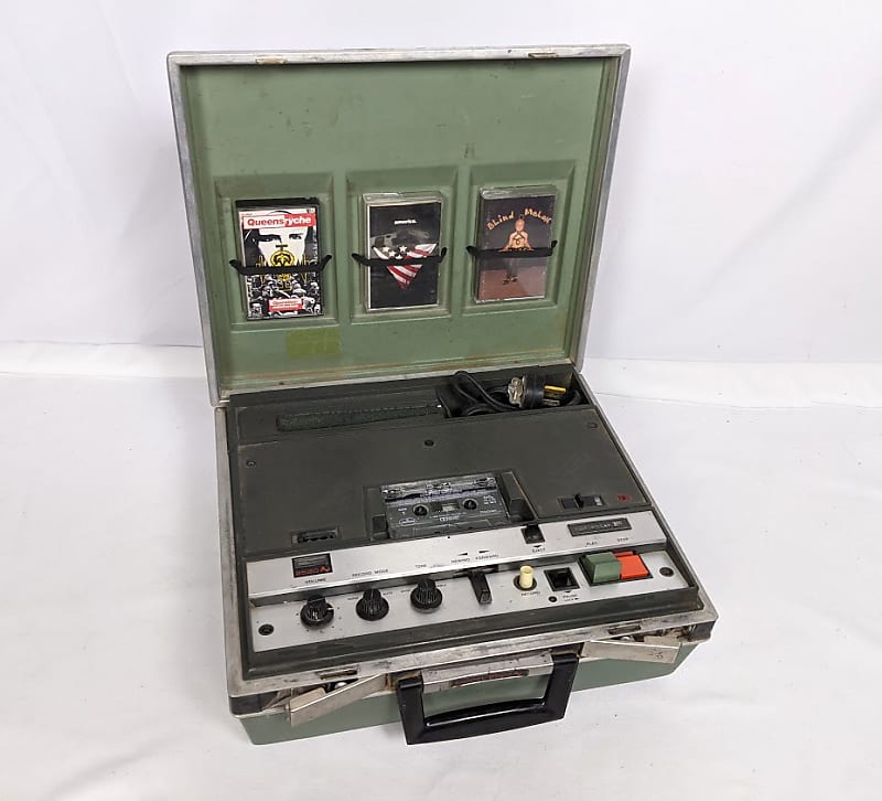 Vintage 3M Wollensak 2520AV Heavy Duty Tank Cassette Recorder Portable Tape  Player