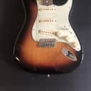 Fender Robert Cray Stratocaster Electric Guitar 3-Color Sunburst w/ Gigbag