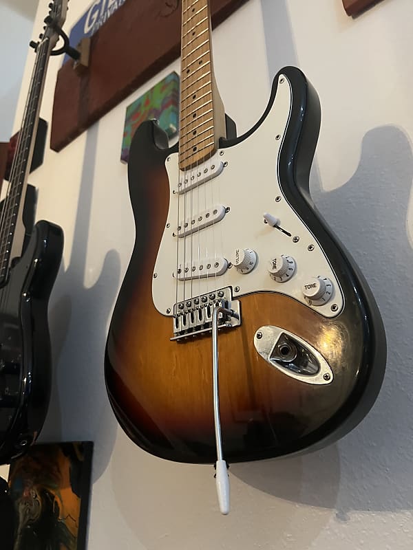 Fender Starcaster Strat 2007 - Maple Neck w/ Sunburst | Reverb