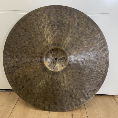 Istanbul Agop 22" 30th Anniversary Ride Cymba 2114 g. + Leather Cymbal Bag image 2