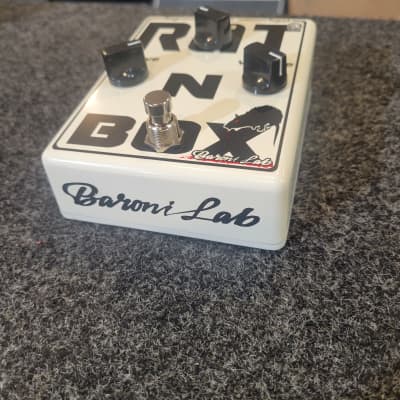 Used Baroni Lab Rat N Box with original Box image 3