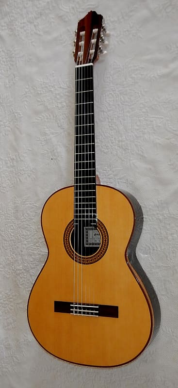 Esteve 3Z classical guitar spruce top 640 scale made in Spain