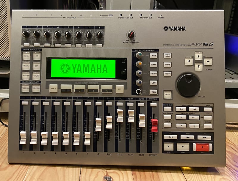 Yamaha AW16G Professional Audio Workstation 16-Track Digital