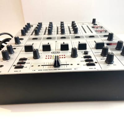 Console DJ Professionnelle 5 Canaux Mixer BEHRINGER DJX700 Console DJ Professionnelle 5 Canaux Mixer BEHRINGER DJX700