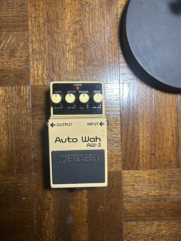 Boss AW-2 Auto Wah | Reverb