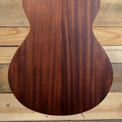 Breedlove Discovery S Concert Acoustic Guitar Sitka Spruce/African Mahogany "Floor Model Demo" image 3