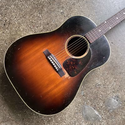 Gibson J-45 1950 Vintage Acoustic Guitar - Sunburst image 3