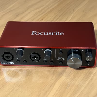 Focusrite Scarlett 2i2 3rd Gen USB Audio Interface 2019 - Present - Red / image 1
