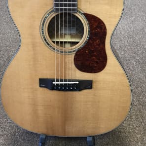 Cort Gold Series O6 Solid Sitka Spruce/Mahogany Orchestra Cutaway with Electronics Natural Glossy