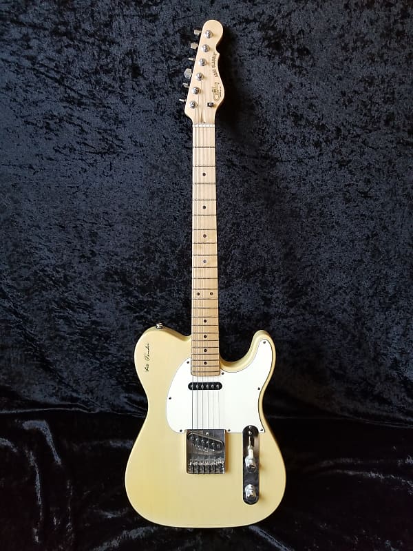 G&L ASAT Classic with Leo Fender Signature 1992 - Transparent | Reverb