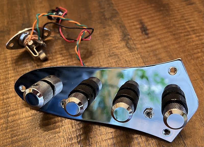 John East Deluxe Bass Preamp 2017 Chrome Reverb