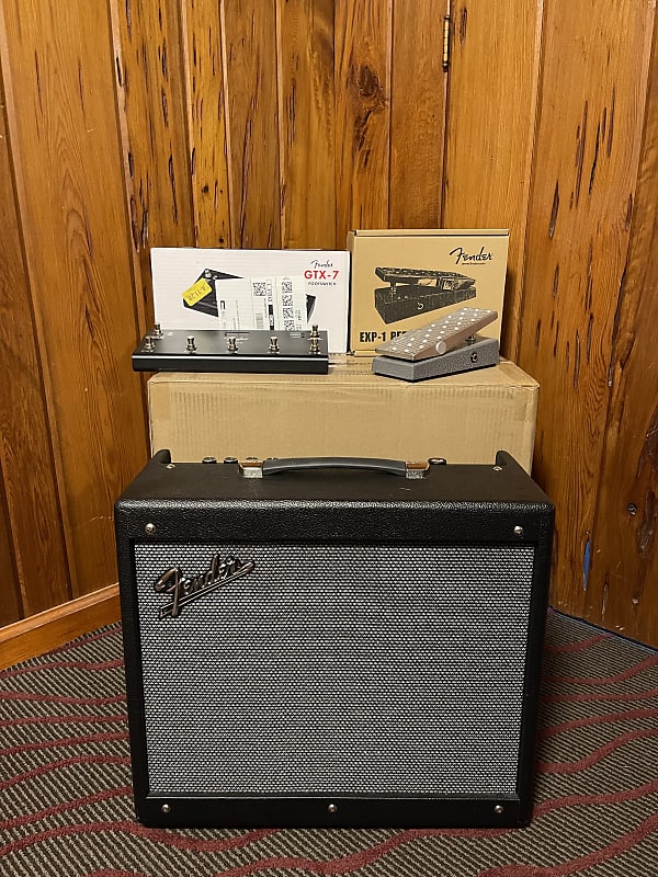 Fender Mustang GTX50 50Watt 1x12" with GTX7 Footswitch and Reverb