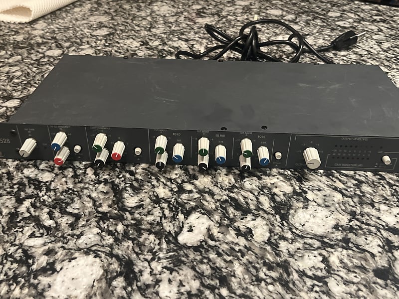 Symetrix 528 SingleChannel Voice Processor Reverb