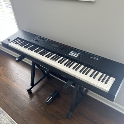 Roland Juno DS88 Synthesizer