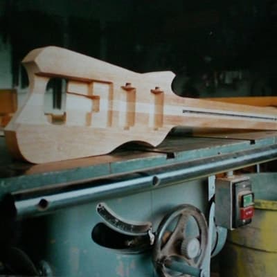 Harrower The Studio JB & Jazz pickups 1999 Natural Wood, Old Growth Honduras Mahoghany, Hard Rock Ma image 2