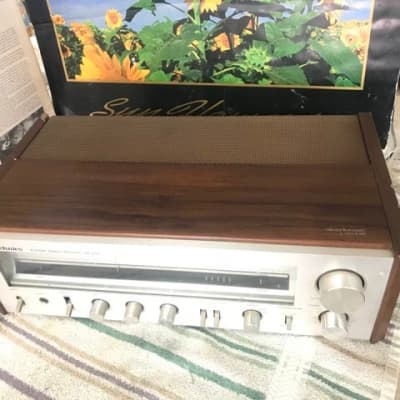 Technics SA-202 AM/FM Vintage Silver Face Receiver. 1973