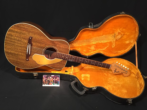 Vintage Fender Newporter 1968, period hard case original Fender Guarantee  Card