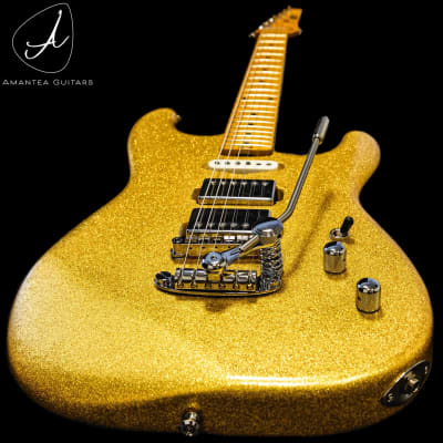 Immagine pre order now! Amantea Guitars  Stratocaster sparkle gold 2021 Polyacrylic sparkle gold - 1