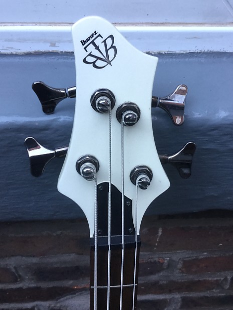 Ibanez BTB470 ホワイトメタリックカラー（Ibanez BTB470